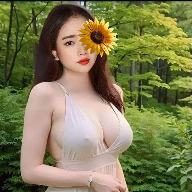 Minh Anh - Gái văn phòng Bình Khánh thông minh, khéo léo